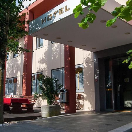 Hotel Prunk Сезана Экстерьер фото