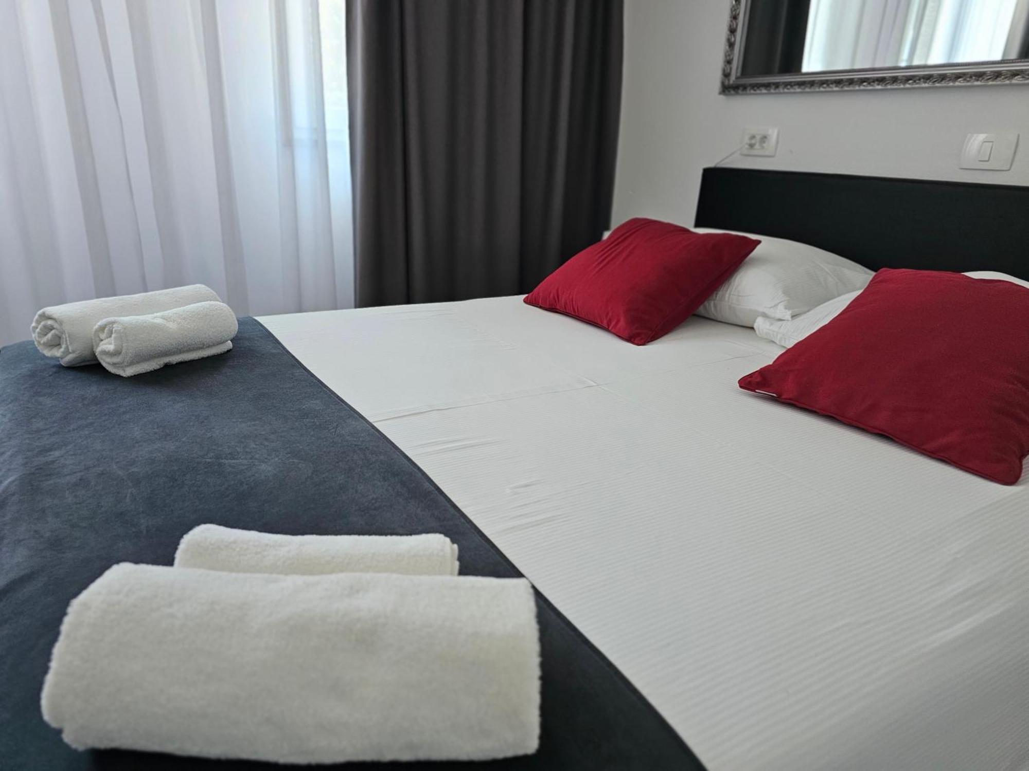 Hotel Prunk Сезана Экстерьер фото