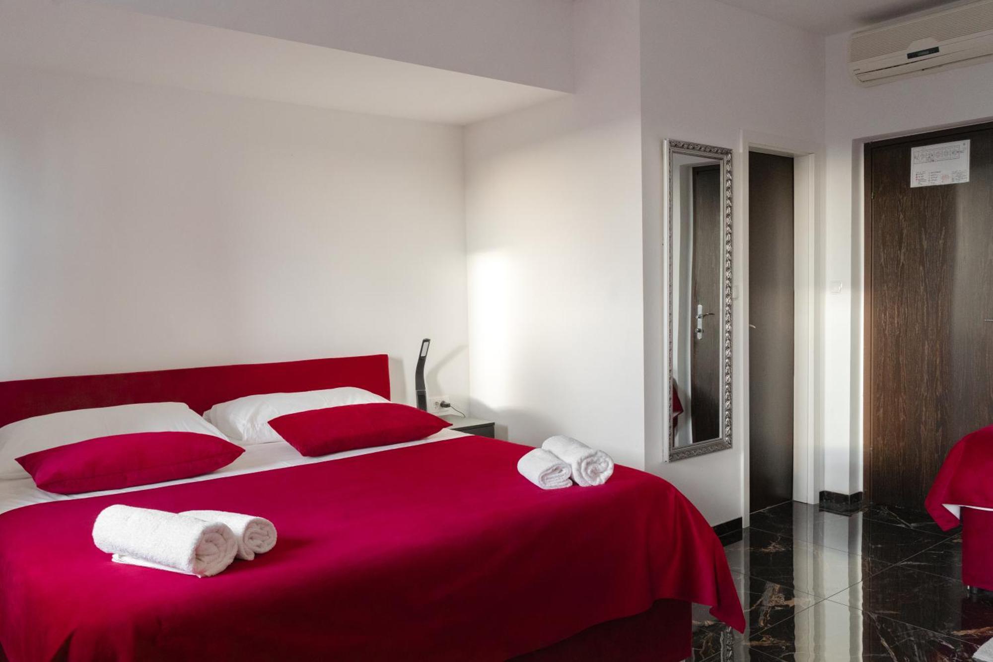 Hotel Prunk Сезана Экстерьер фото